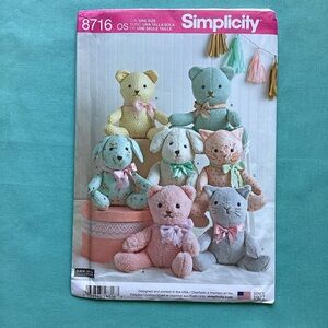 Simplicity 8716 Bear Cat Dog stuffed Animal Sewing Pattern Elaine Hei